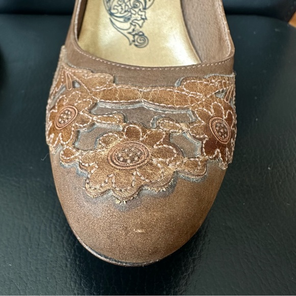 Matisse leather high heels with flower detail - Picture 8 of 9